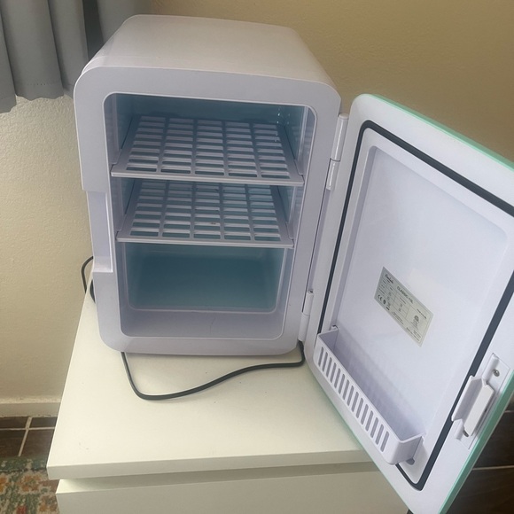 Cooluli Mint Green and White Mini Fridge - Picture 3 of 3